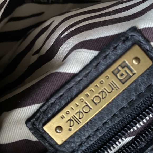 Línea Pelle black leather clutch - Picture 9 of 16